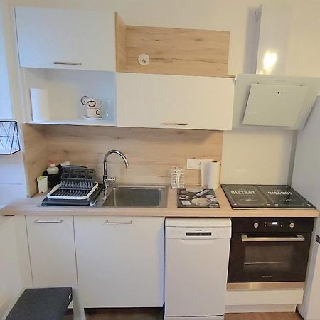 Maison De Ville Avec Terrasse "La Sympathique" Jonzac Extérieur photo